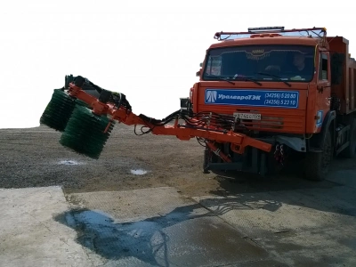 Щетка для мойки дорожных ограждений